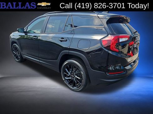 Certified 2023 GMC Terrain SLE w/ Driver Convenience Package AWD/4WD image 3