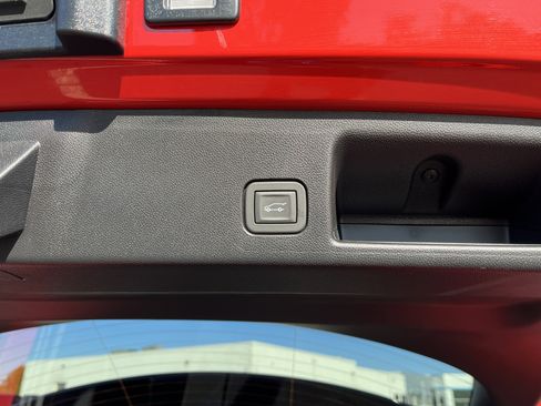 Used 2025 Chevrolet Equinox EV RS image 18