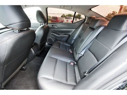 Used 2022 Nissan Altima 2.5 SR w/ Midnight Edition Package FWD image 14