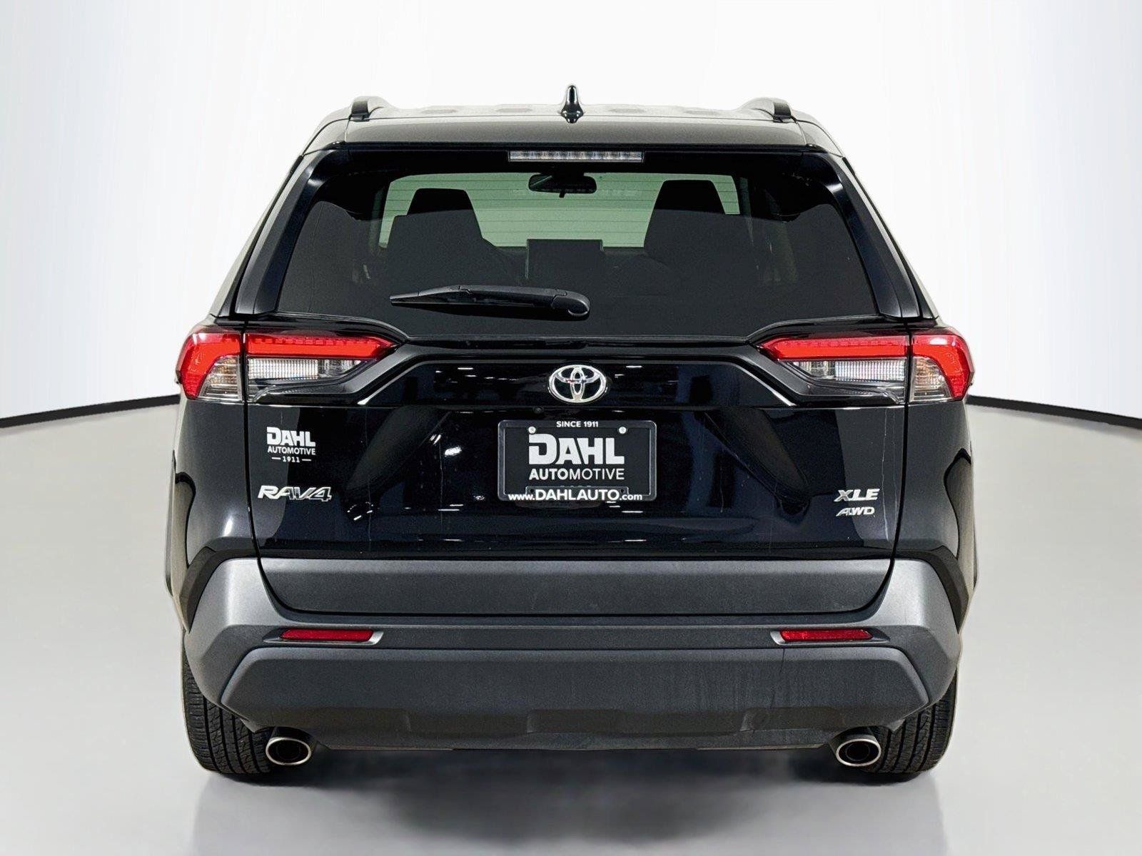 Used 2025 Toyota RAV4 XLE AWD/4WD image 12