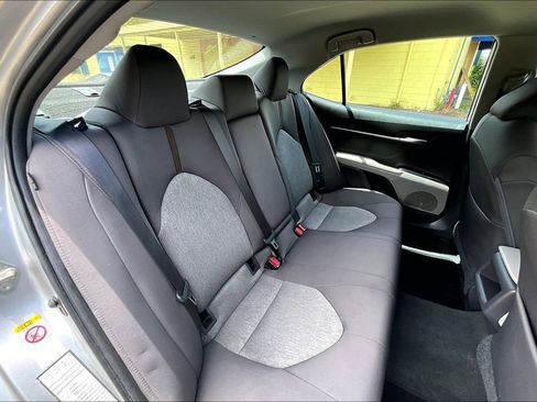 Used 2019 Toyota Camry LE FWD image 20