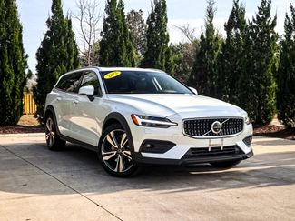 Used 2025 Volvo V60 B5 Cross Country Plus video 2