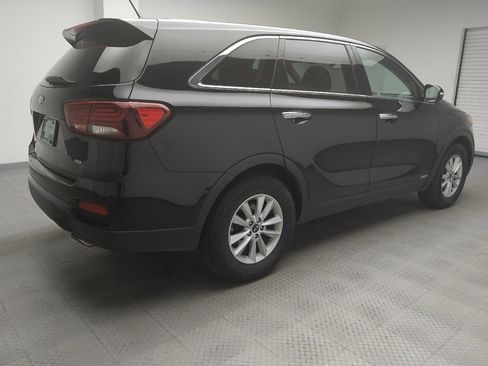 Used 2019 Kia Sorento LX image 10