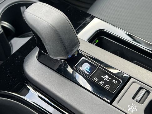 New 2026 Toyota Prius FWD image 24