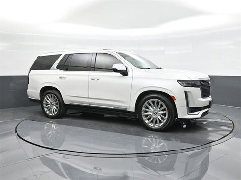 Used 2023 Cadillac Escalade Premium Luxury w/ Performance Package image 17