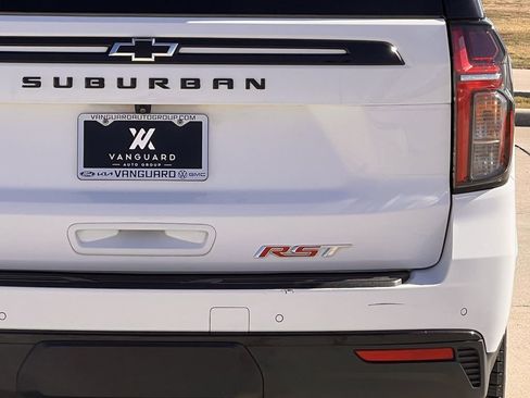 Used 2024 Chevrolet Suburban RST w/ Luxury Package image 6