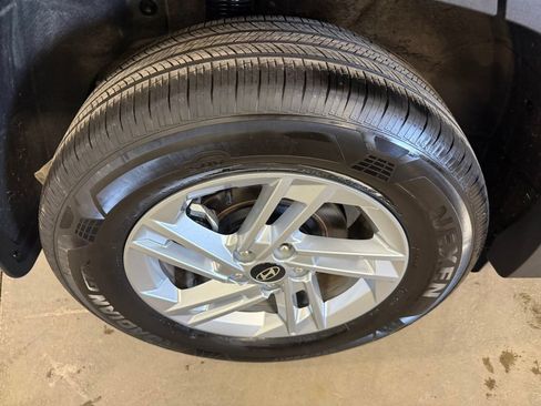 Certified 2025 Hyundai Tucson SE AWD/4WD image 14