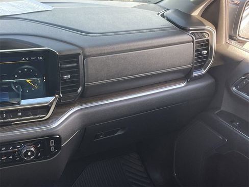 Used 2024 Chevrolet Silverado 1500 RST image 15