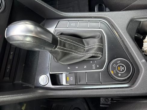 Used 2021 Volkswagen Tiguan SE AWD/4WD image 33