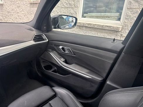 Used 2021 BMW 330i xDrive Sedan w/ Premium Package AWD/4WD image 15