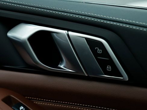 New 2026 BMW X5 xDrive40i w/ Executive Package image 39