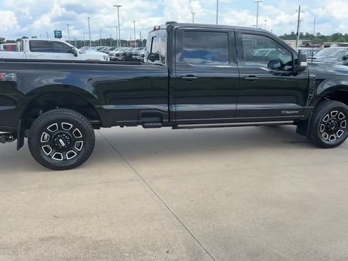 Used 2025 Ford F250 Platinum AWD/4WD image 9