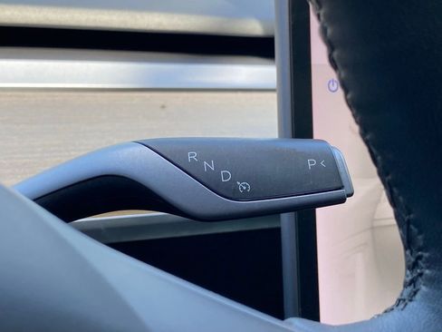 Used 2022 Tesla Model Y Performance image 31