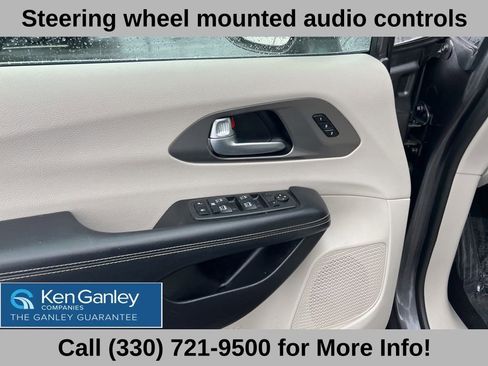 Used 2021 Chrysler Pacifica Touring-L w/ Uconnect Theater Family Group image 26