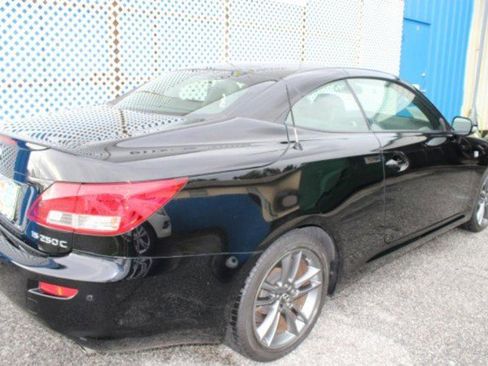Used 2014 Lexus IS 250C image 10