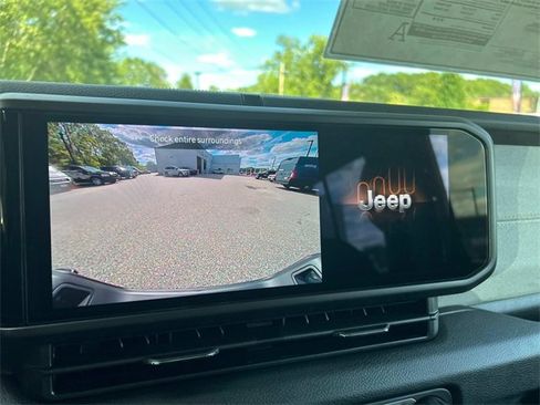 New 2025 Jeep Gladiator Sport image 10