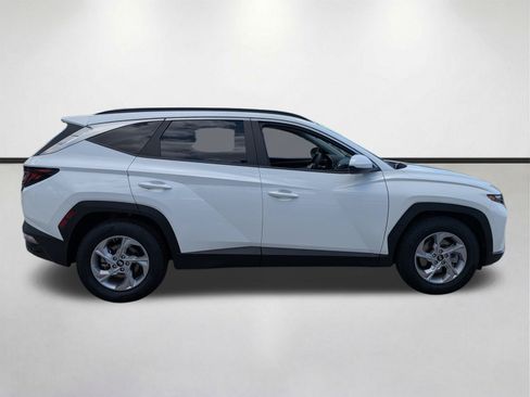 Used 2024 Hyundai Tucson SEL FWD image 2