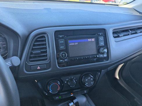 Used 2020 Honda HR-V LX image 26