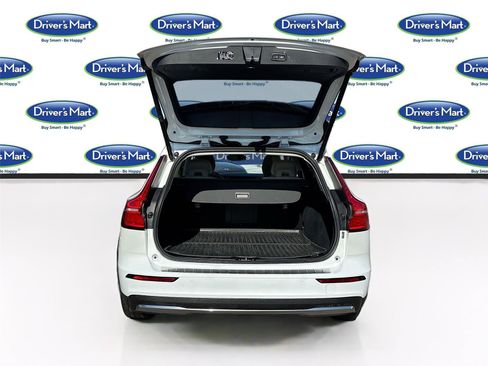 Used 2025 Volvo V60 B5 Cross Country Plus AWD/4WD image 26