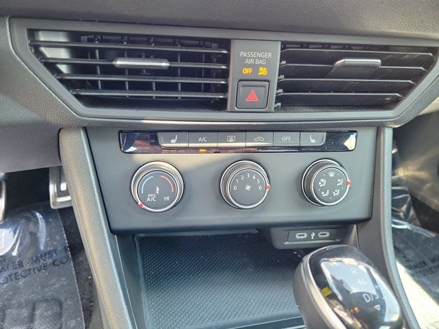 Used 2024 Volkswagen Jetta Sport FWD image 28