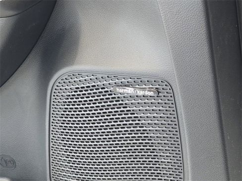 New 2026 Chrysler Pacifica Limited w/ Uconnect Theater Family Group image 11