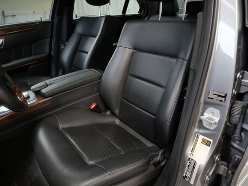Used 2012 Mercedes-Benz E 350 4MATIC Sedan image 3
