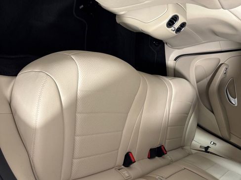 Used 2018 Mercedes-Benz GLC 300 w/ Multimedia Package image 19