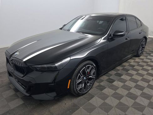 Used 2025 BMW 530i w/ M Sport Package RWD image 1
