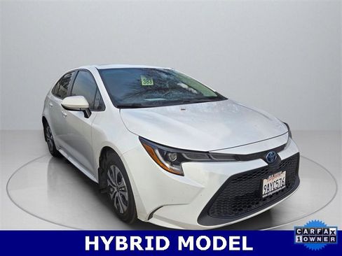 Used 2022 Toyota Corolla LE image 4