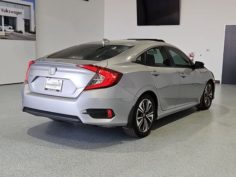 Used 2018 Honda Civic EX-T image 8