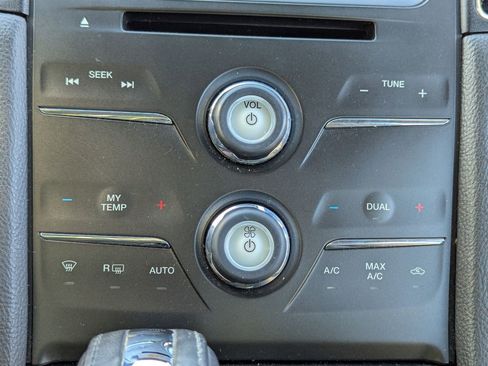 Used 2014 Ford Taurus Limited image 19