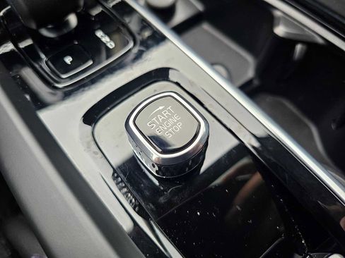 Certified 2024 Volvo XC60 B5 Plus w/ Protection Package Premier image 37