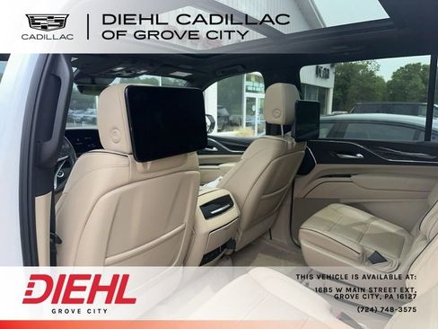 Used 2023 Cadillac Escalade ESV Premium Luxury w/ Performance Package AWD/4WD image 4