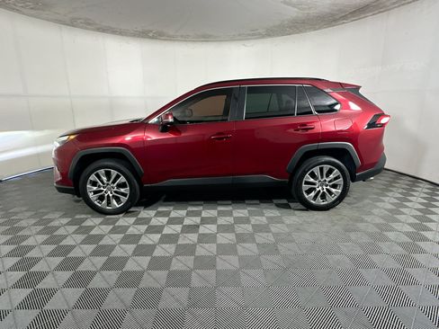 Used 2022 Toyota RAV4 XLE Premium FWD image 6