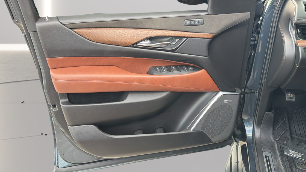 Used 2019 Cadillac Escalade Luxury RWD image 9