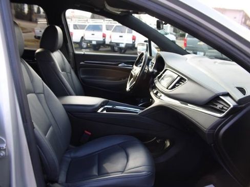 Used 2022 Buick Enclave Premium image 35