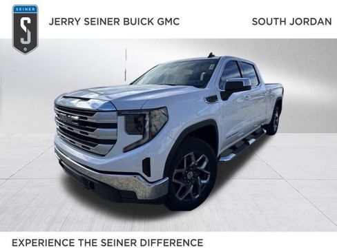 Used 2024 GMC Sierra 1500 SLE w/ Preferred Package image 1