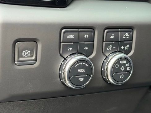 Used 2024 GMC Sierra 1500 AT4 w/ AT4 Premium Package image 25