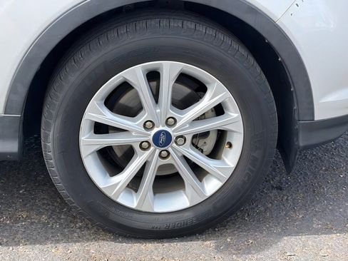 Used 2018 Ford Escape SE FWD image 9