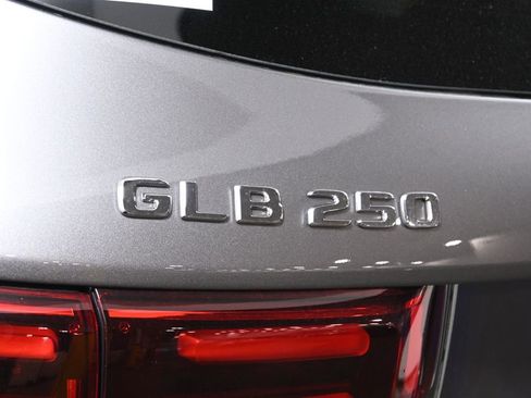 New 2026 Mercedes-Benz GLB 250 4MATIC image 37