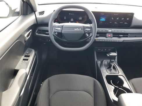 New 2026 Kia K4 LX image 24