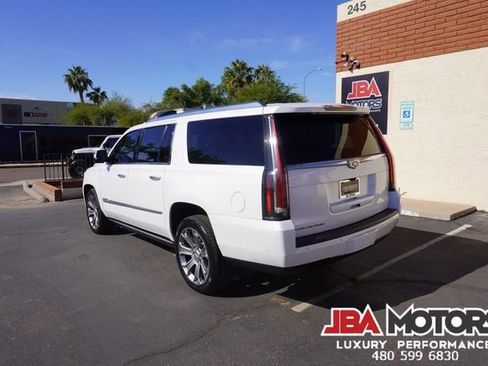 Used 2020 Cadillac Escalade ESV Platinum image 32