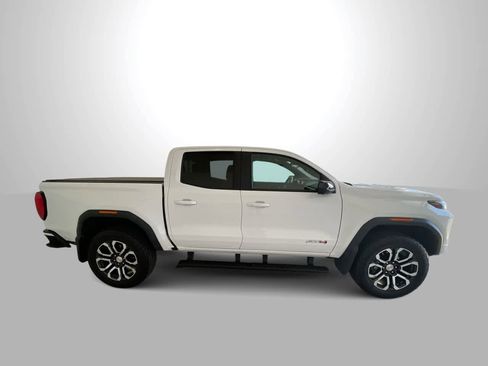 Used 2024 GMC Canyon AT4 w/ AT4 Premium Package image 9
