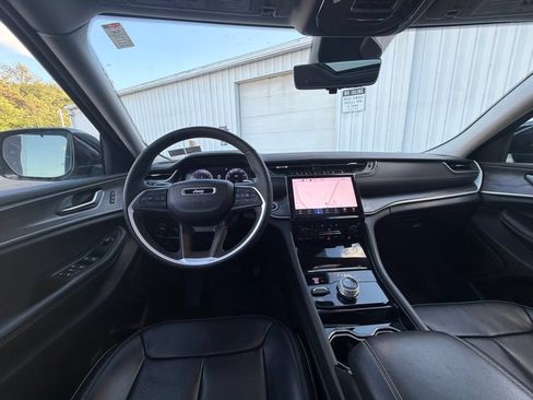 Used 2023 Jeep Grand Cherokee L Limited AWD/4WD image 15