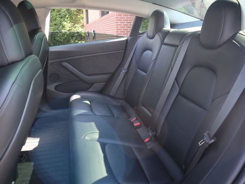 Used 2021 Tesla Model 3 Long Range AWD/4WD image 23