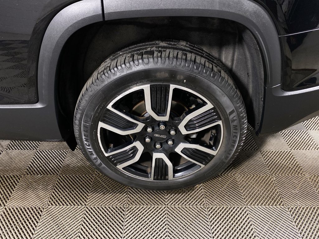 Certified 2019 GMC Acadia SLT w/ Black Edition AWD/4WD image 10