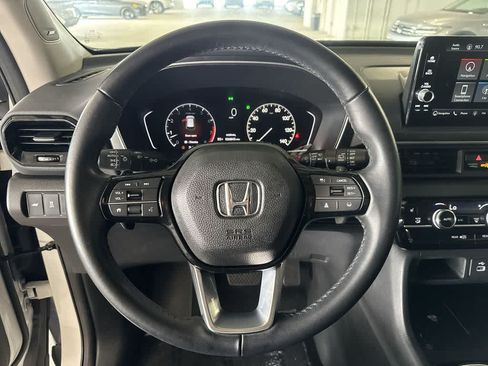 Used 2023 Honda Pilot Touring image 14