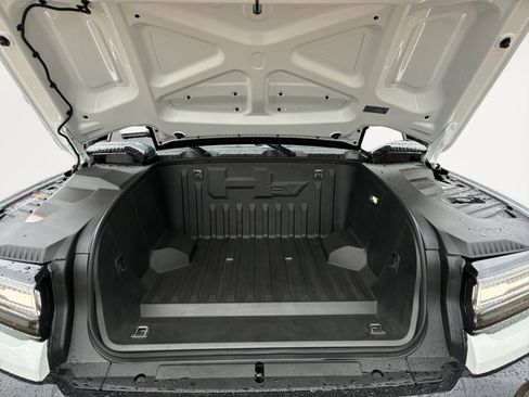 New 2026 GMC Hummer EV 4x4 Crew Cab image 32
