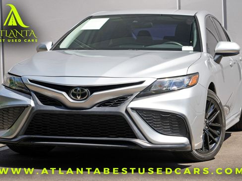 Used 2021 Toyota Camry SE FWD image 1