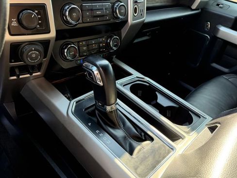 Used 2019 Ford F150 Lariat w/ Trailer Tow Package AWD/4WD image 27
